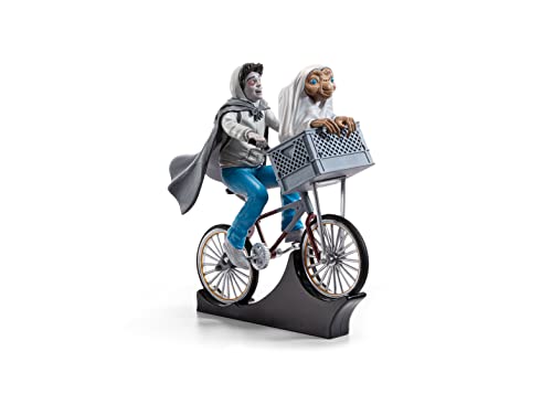 The Noble Collection Toyllectible Treasures E.T. the Extra-Terrestrial - Elliot and E.T. Diorama Figure (NN1683)