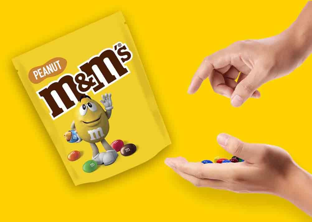 M&M's Peanut & Milk Chocolate Sharing Bag - 112g Snack for Sharing