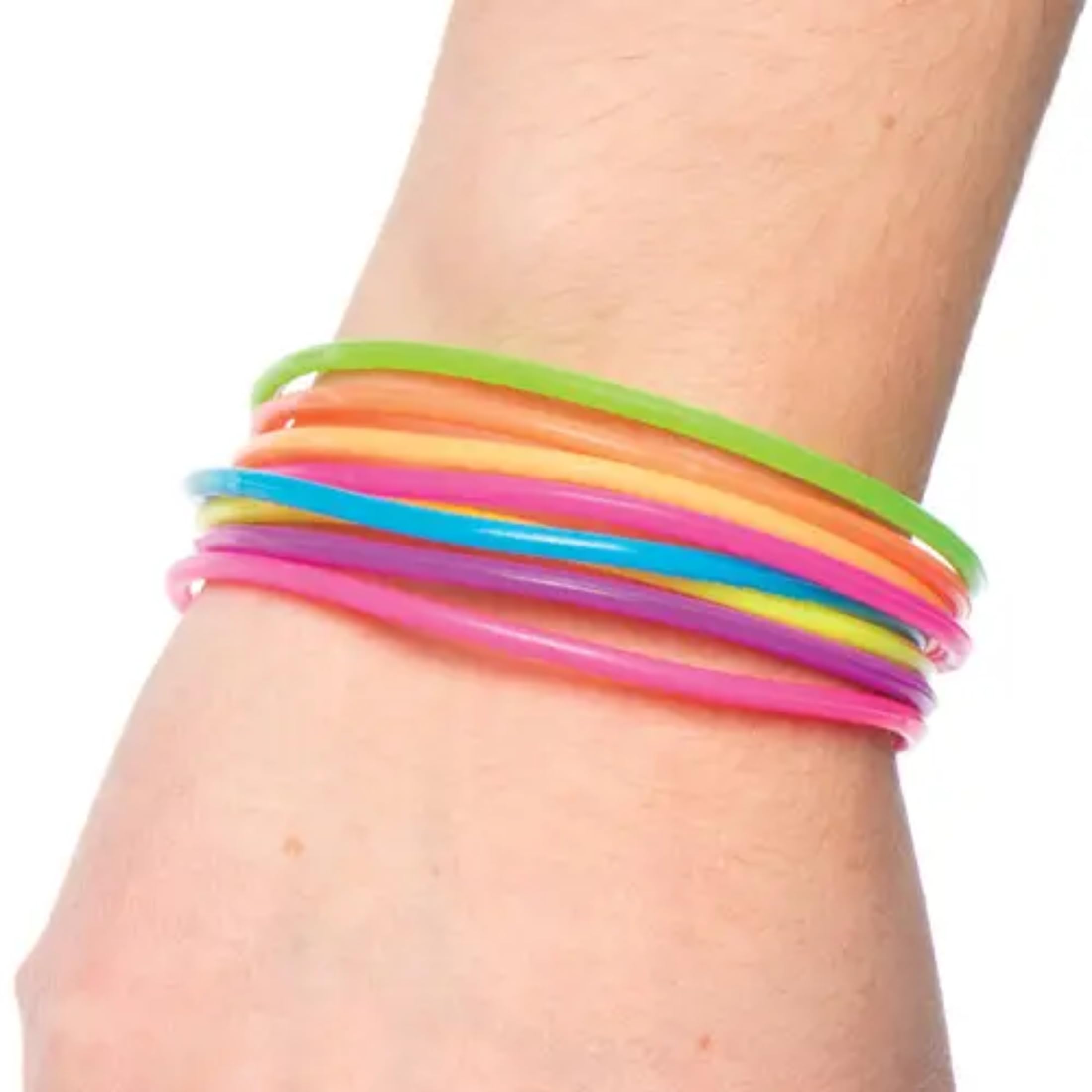 Baker Ross AV169 Gummy Bracelets - Pack of 40, Colorful Plastic Kids Party Favours | 6cm Diameter
