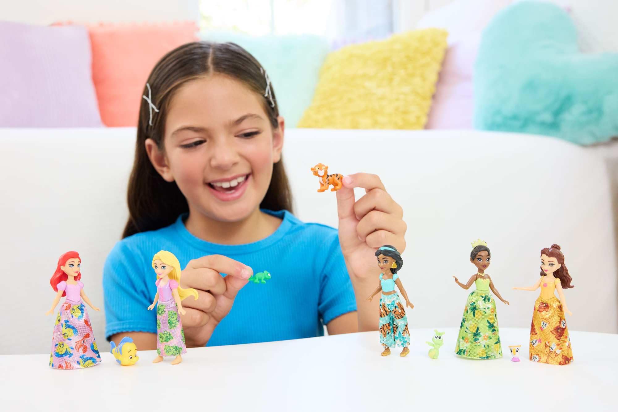 Mattel Disney Princess & Friends 5-Pack Doll Playset with Pposable Figures and Removable Skirts, JBL33