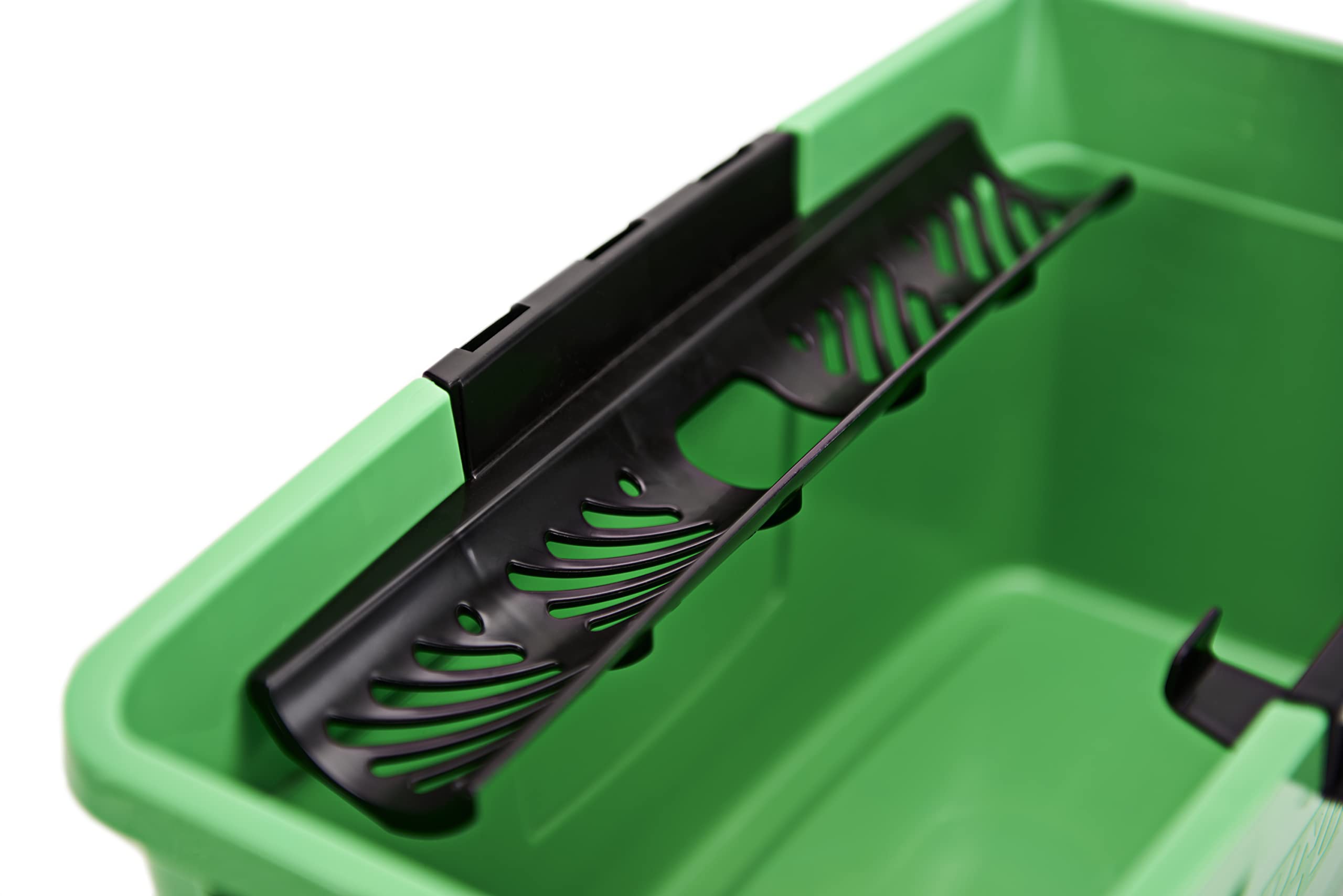 Unger QB12B Window Cleaning Bucket 12L with Sieve, Tool Holder & Measuring Scale 3