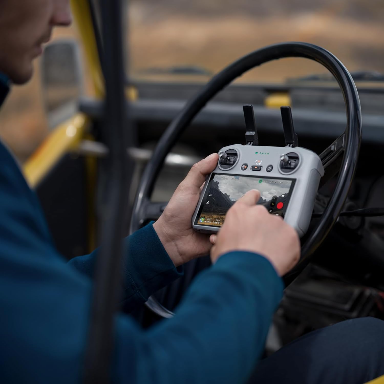 DJI RC 2 Remote Controller for Air 3, Mini 4 Pro, Neo, Flip, Air 3S, Mavic 4 Pro, Mini 5 Pro – 5.5-inch FHD Screen, O4 Video Transmission, 20km Range 5