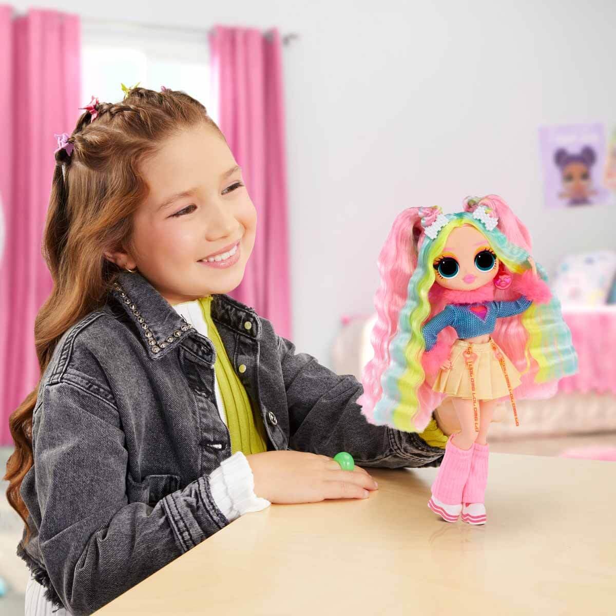 LOL Surprise OMG Sunshine Makeover Fashion Doll - Bubblegum DJ - Color Change Playset 9