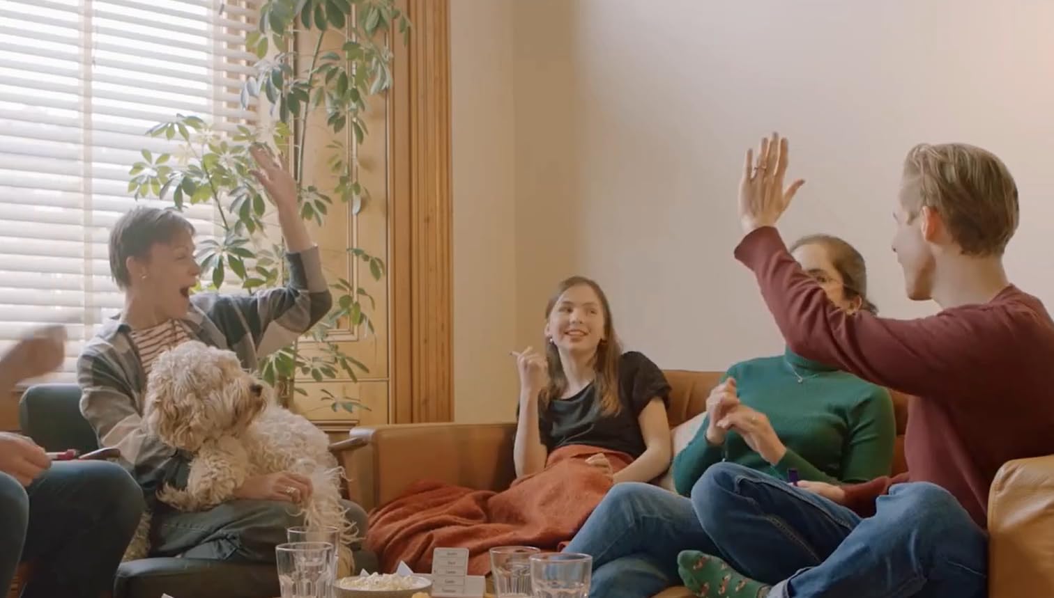 Asmodee Just One Family Party Card Game 4