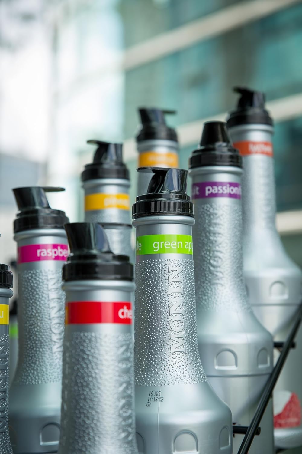 Monin Le Fruit de Mango Puree 1L - 50.1% Mango Content, Vegan, Natural Flavors, for Cocktails & Smoothies 4