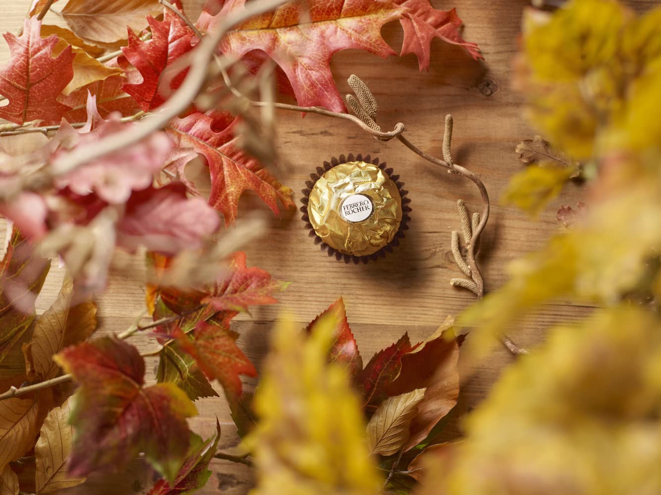 Ferrero Rocher Pralines Chocolate Gift Box - 225g Festive Hazelnut Treat 4