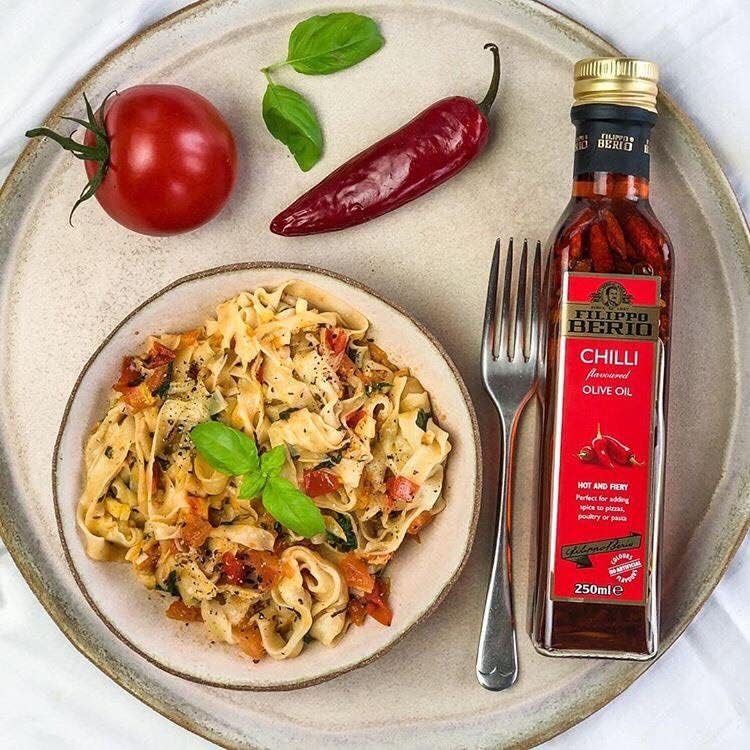 Filippo Berio Chilli Flavoured Extra Virgin Olive Oil 250 ml