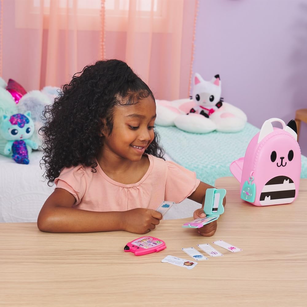 Gabby's Dollhouse Gabby Girl On-The-Go Travel Set Pretend-Play Toy Set with Phone, Passport & Compass