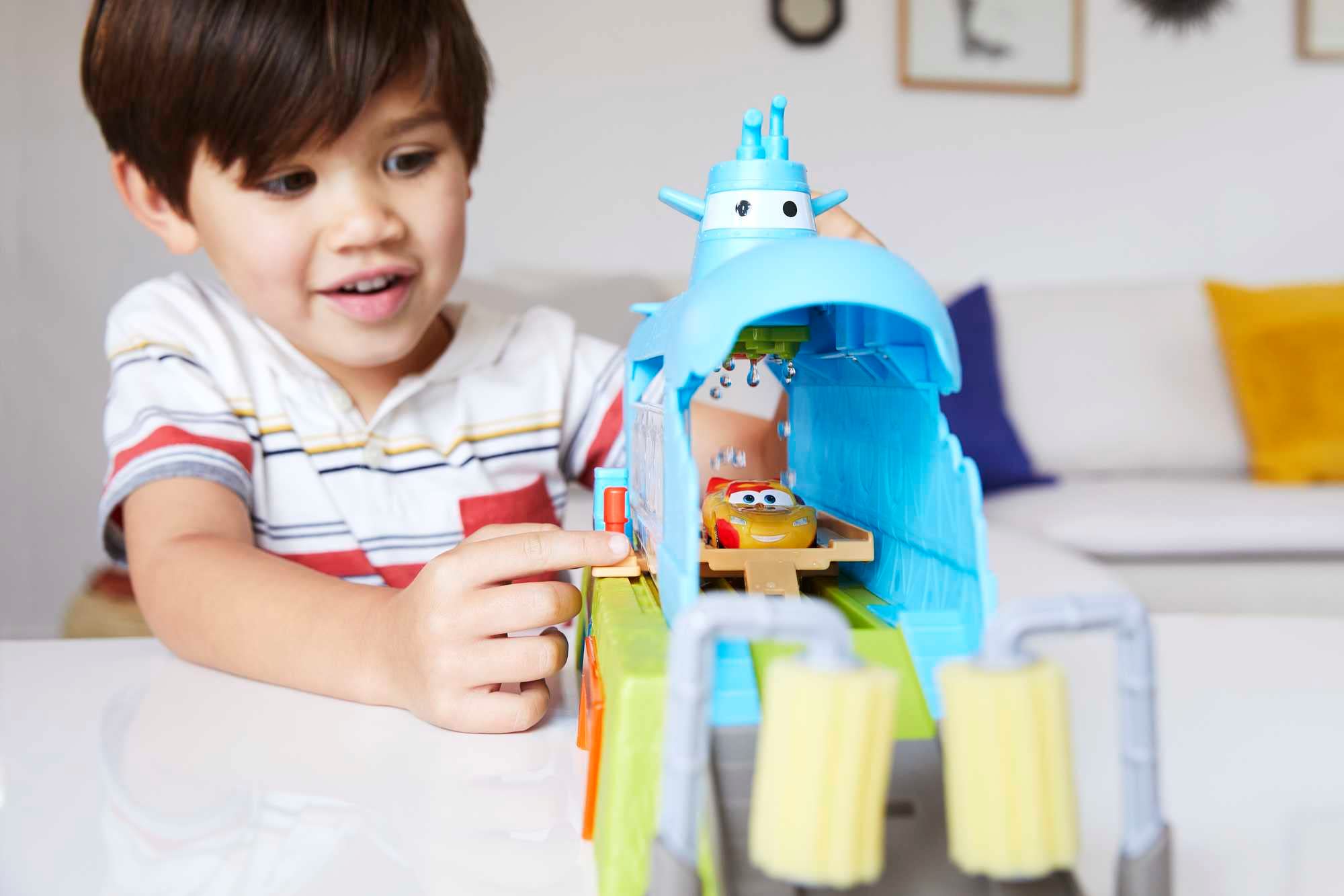 Mattel Disney and Pixar Cars Color Change Whale Submarine Car Wash Playset with Lightning McQueen | HGV70