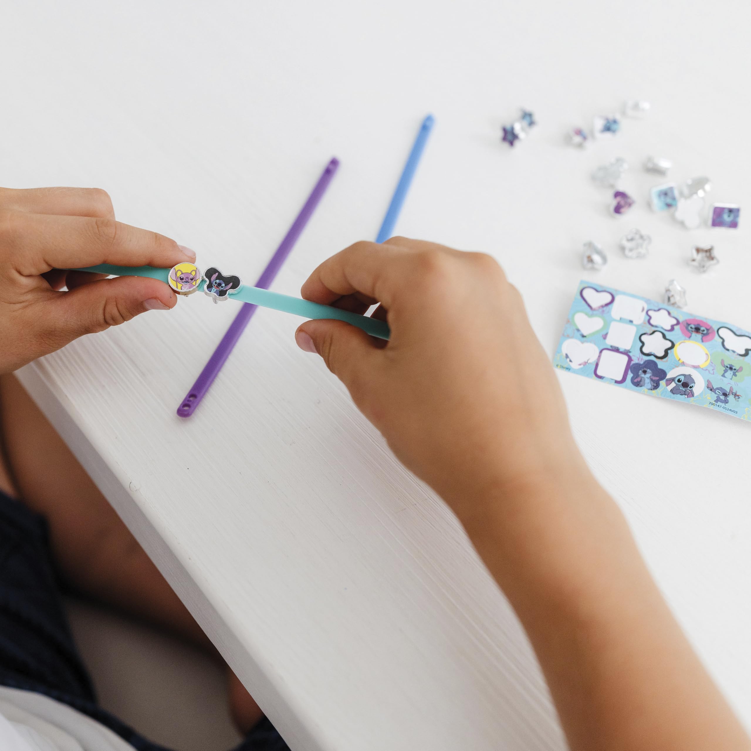 TM ESSENTIALS Stitch Bracelet Set - 18 Charms for Kids, DIY Charm Bracelets in Yellow, Blue & Red