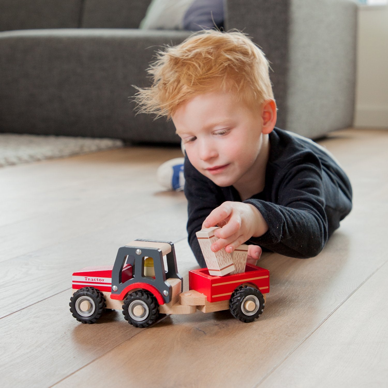 Woet Wooden Toy Tractor with Detachable Trailer & 2 Haystacks - Farm Play for Ages 18 Months+ 2