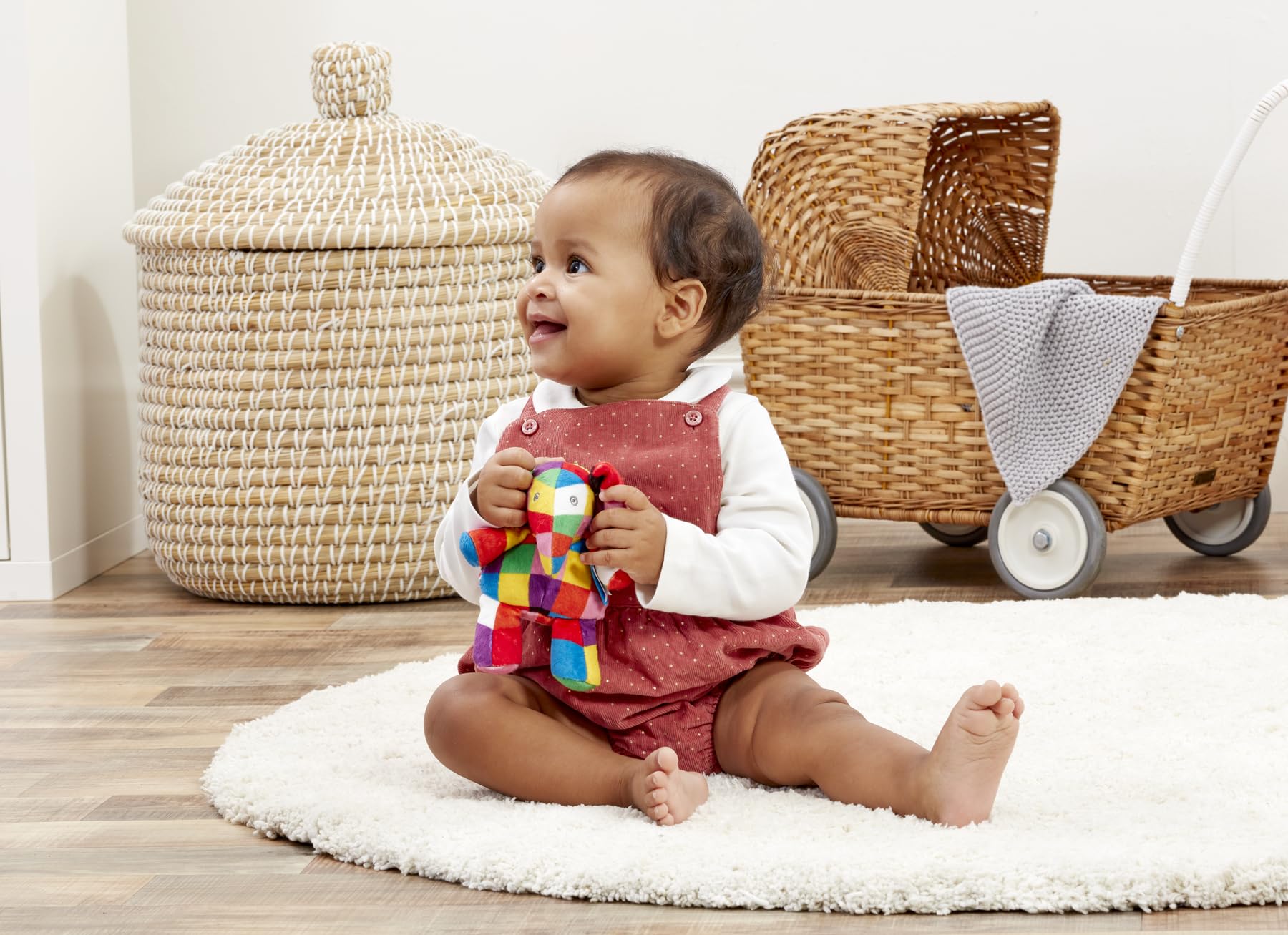 Rainbow Designs Elmer Baby Rattle - 9.5cm Sitting Plush | Chime Rattle | Suitable from Birth