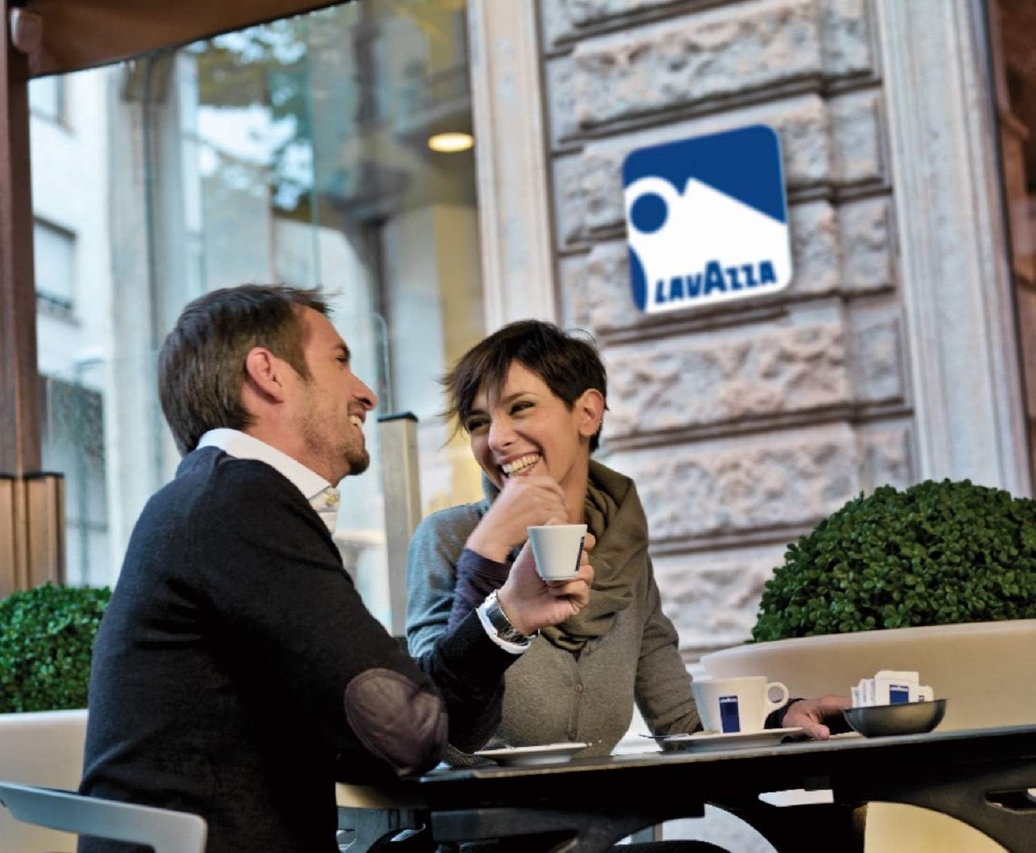 Lavazza Crema e Aroma Coffee Beans - Medium Roast Arabica and Robusta Blend (1kg) 3