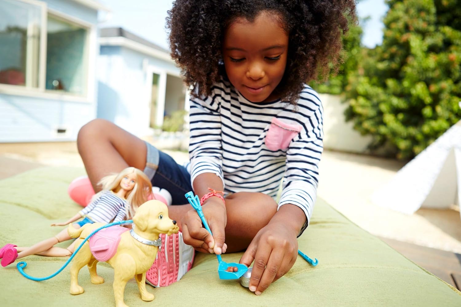 Barbie DWJ68 Walker Playset - Walking & Potty-Training Puppy with Doll, 36 Months+ 3