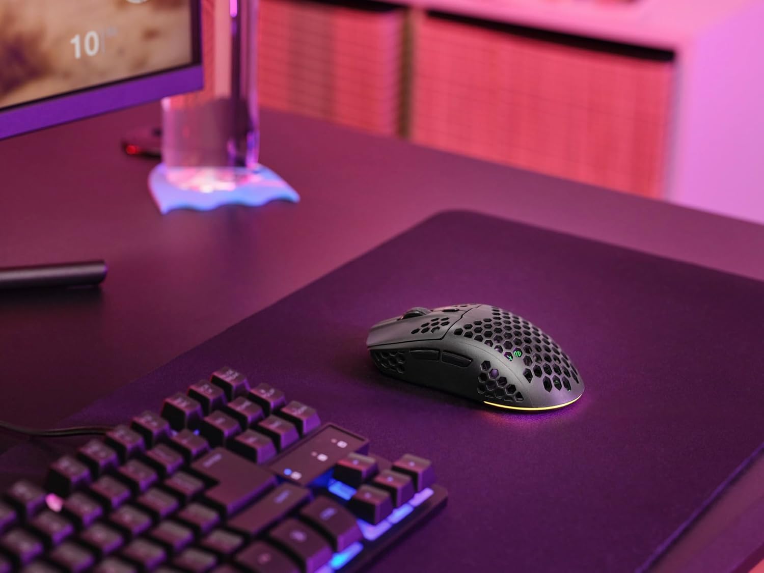 Trust Gaming GXT 929 Helox Wireless Gaming Mouse – Ultra-Light 75g with RGB, 2.4 GHz, Rechargeable, 80-Hour Battery 3