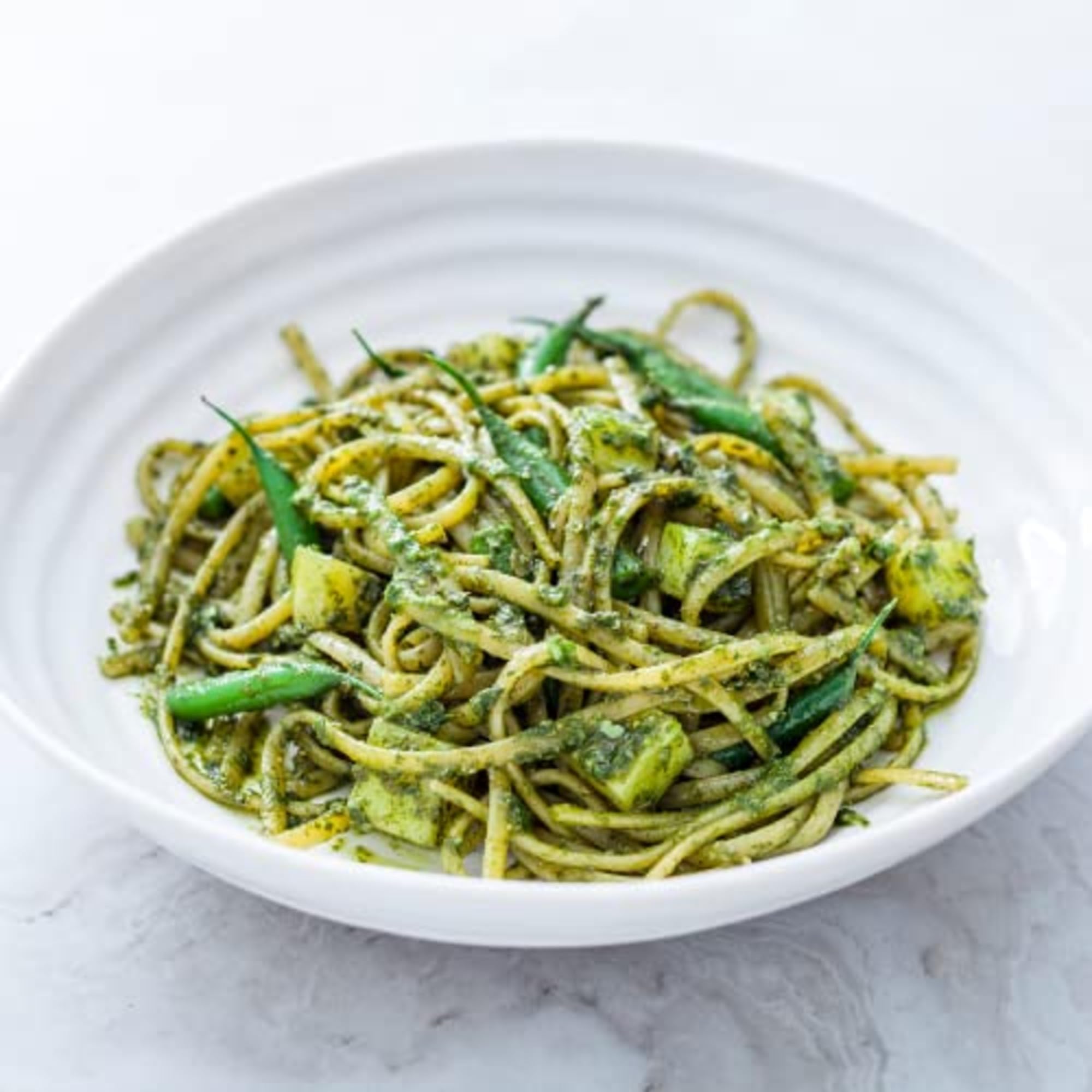 Sacla Italian Organic Vegetarian Basil Pesto Sauce - 190g 3