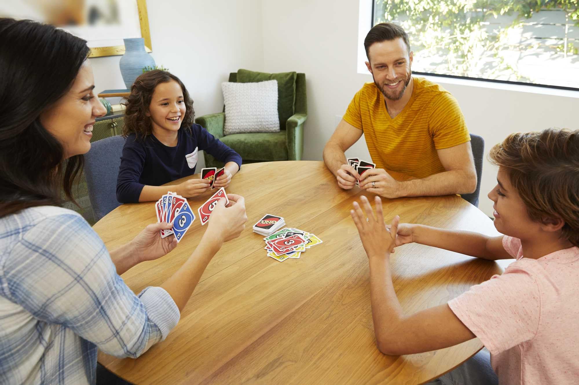 UNO Card Game - Classic Colors & Numbers | Special Action Cards | Ages 7+ 3
