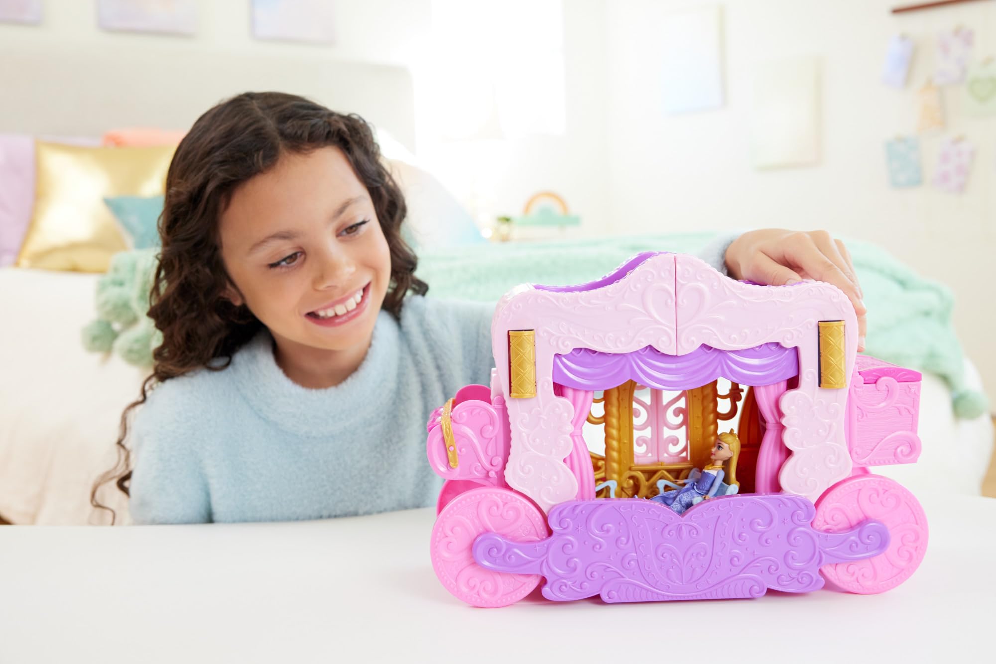 Disney Princess Carriage to Castle Transforming Playset with Aurora Doll - 3 Levels, 6 Play Areas, 18-Piece Set 3