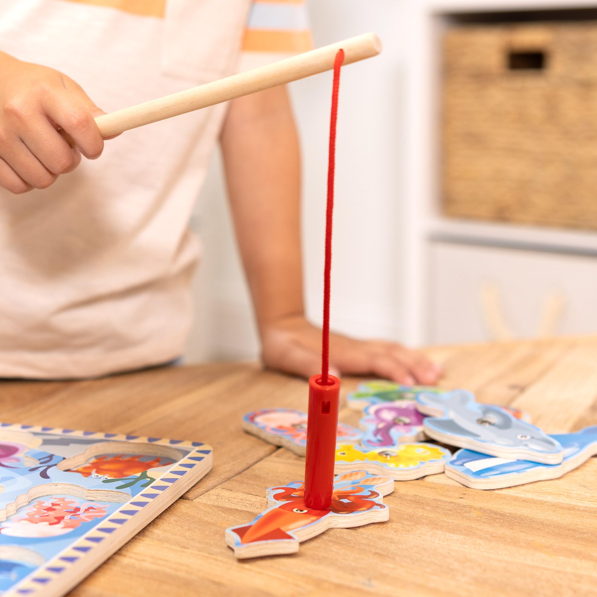 Melissa & Doug Magnetic Wooden Fishing Game - Underwater Puzzle Playset for Kids 3-8 15