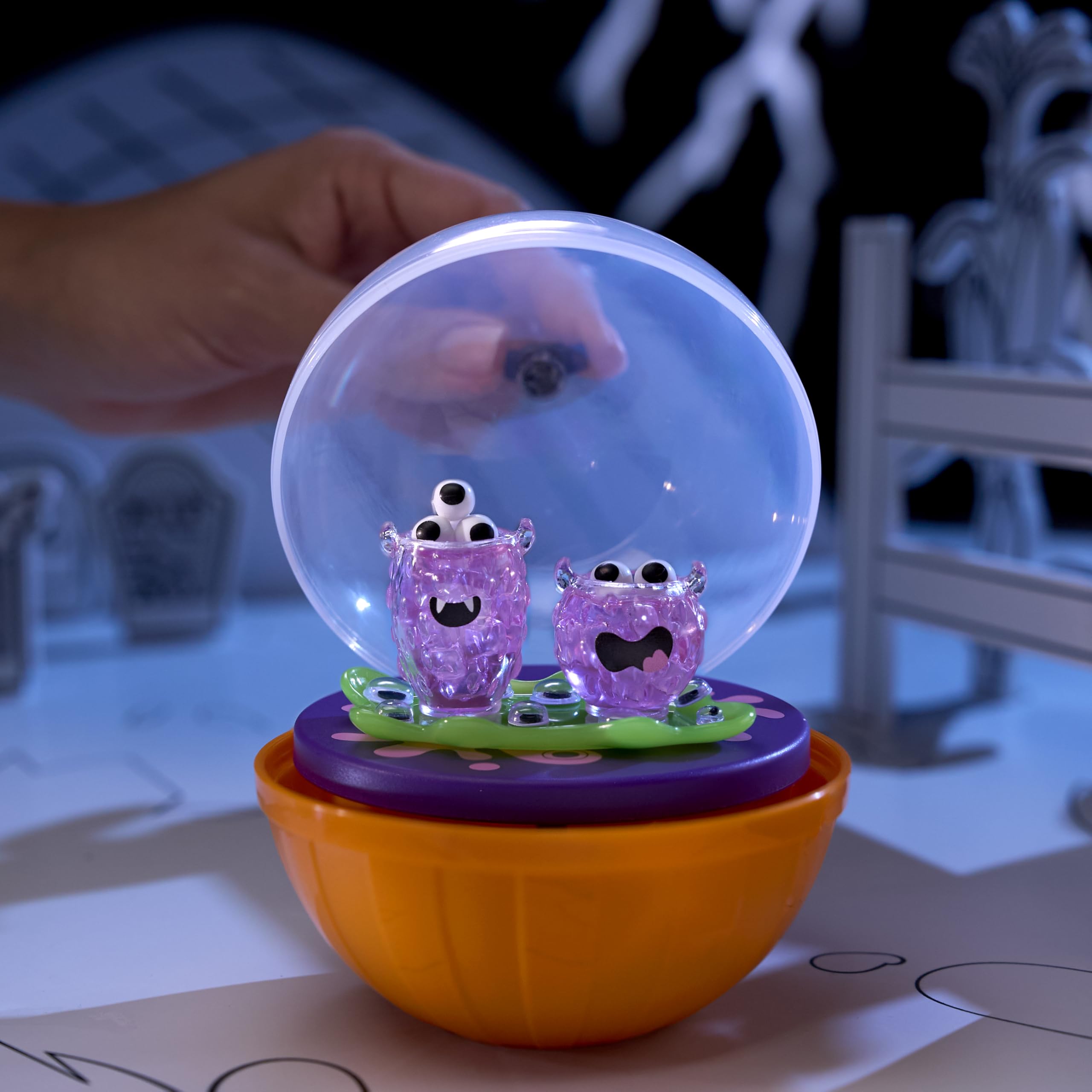 MGA's Miniverse Make It Mini Halloween 2025 - DIY Mini Collectibles Craft Kit