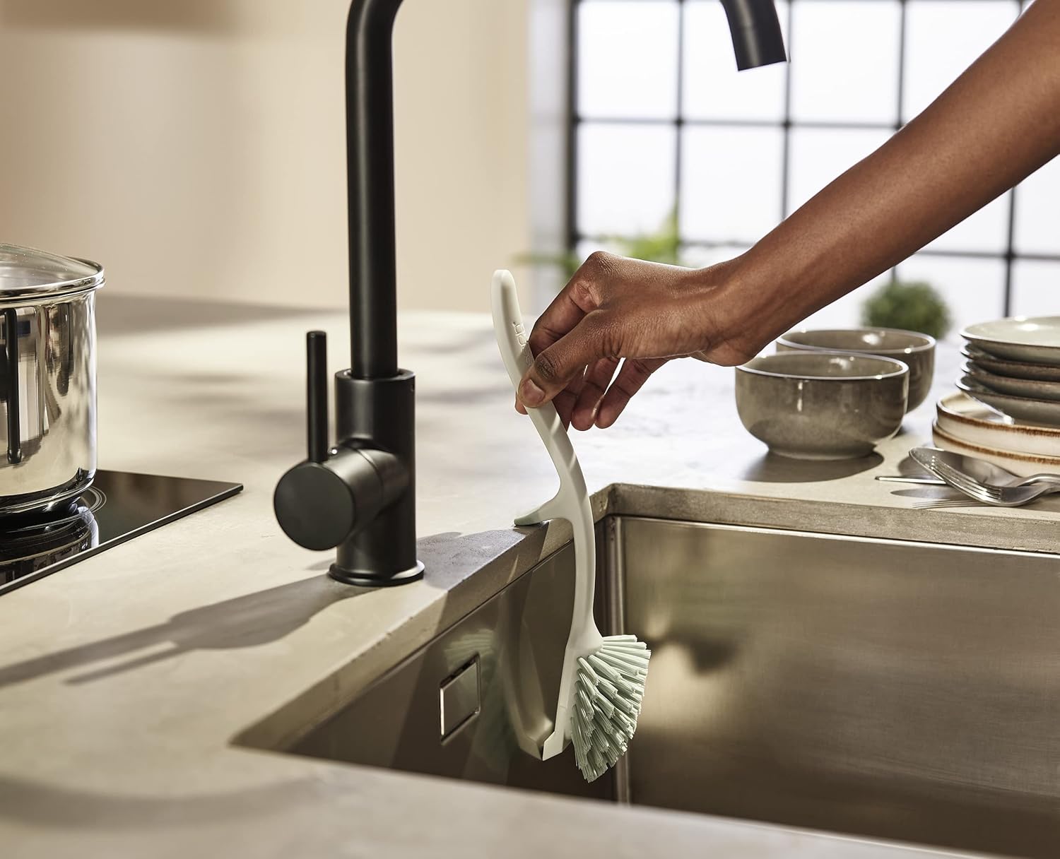 Joseph Joseph Edge Dish Washing Scrubbing Brush – Stone/Sage Green 5