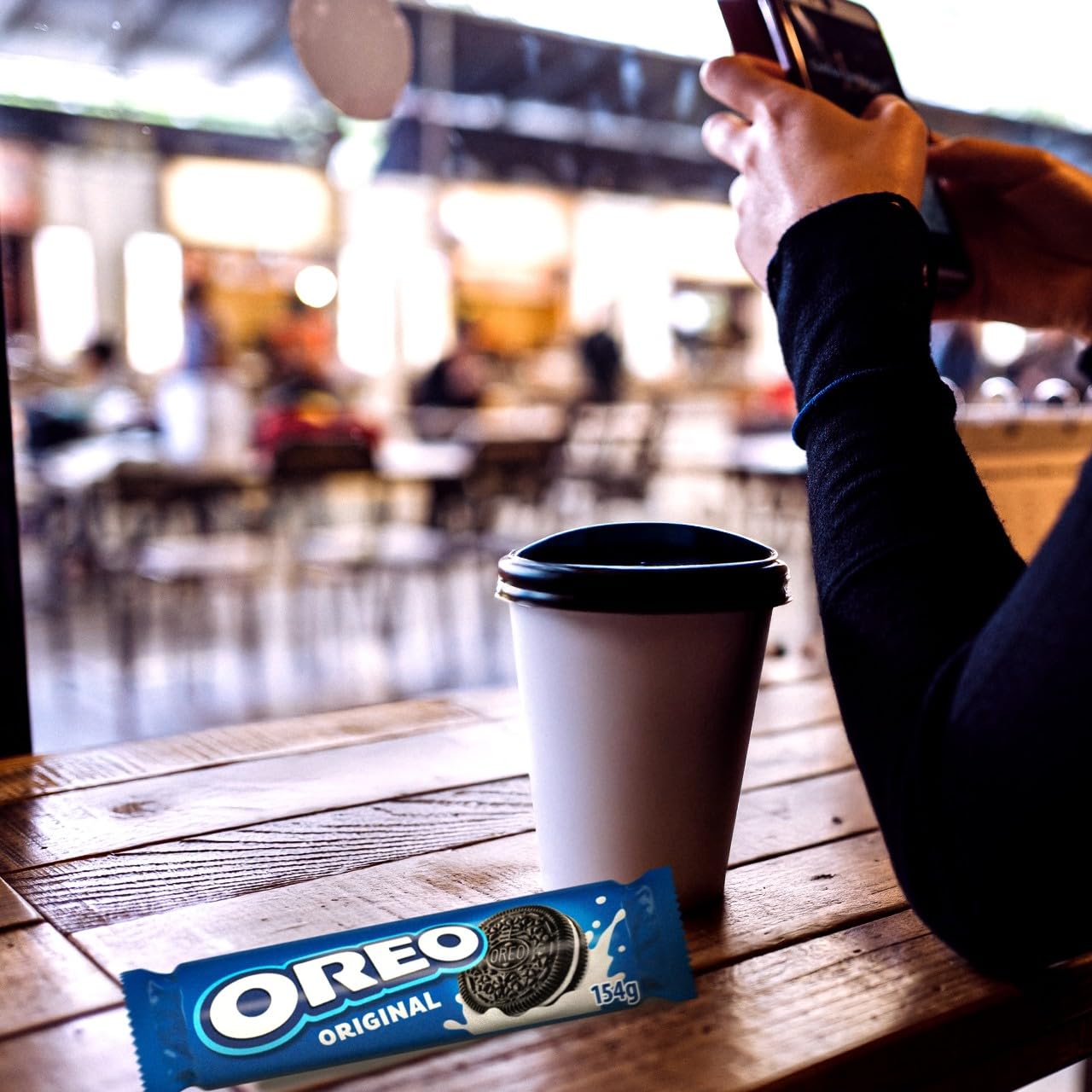 Oreo Original Minecraft Sandwich Biscuits - Chocolate & Vanilla Crème Cookies with Pixel Design 7