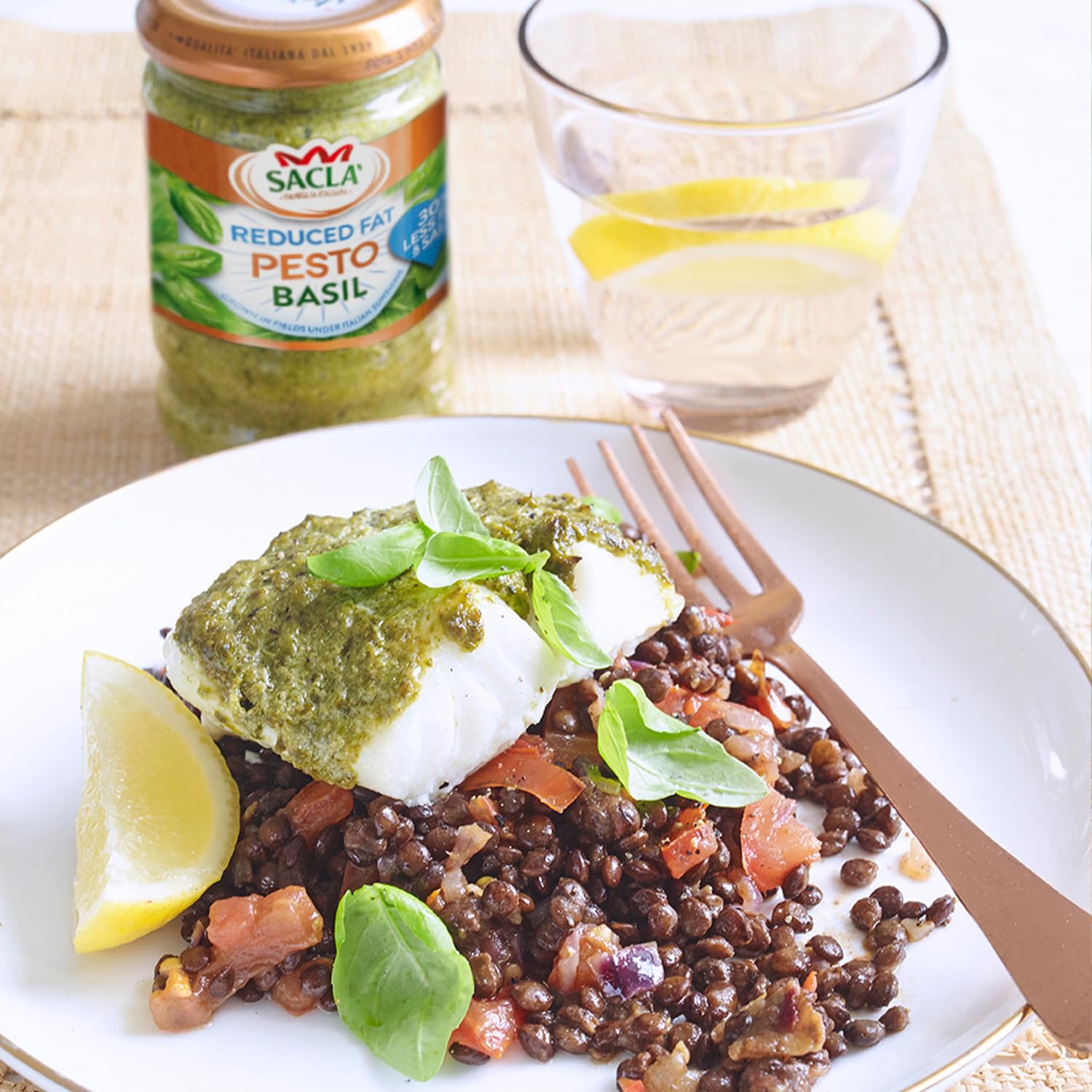 Saclà Italian Basil Pesto - Reduced Fat, with Basil, Cheese, Cashews & Pine Nuts - 190g 4