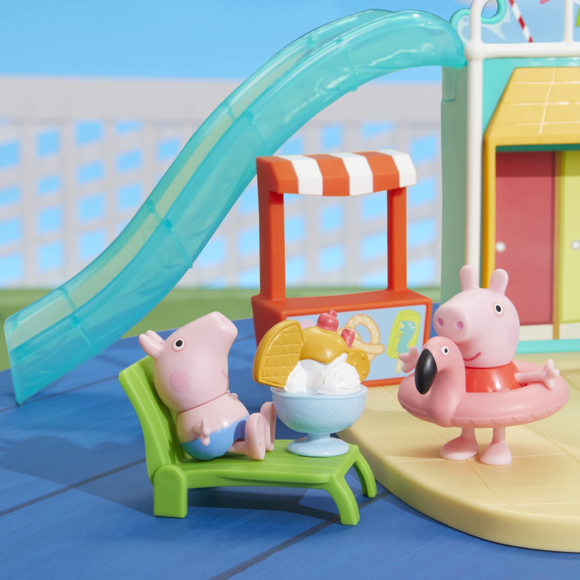 Peppa Pig Waterpark Playset - 2-Sided Playset with Figures & Accessories for 3+ 9