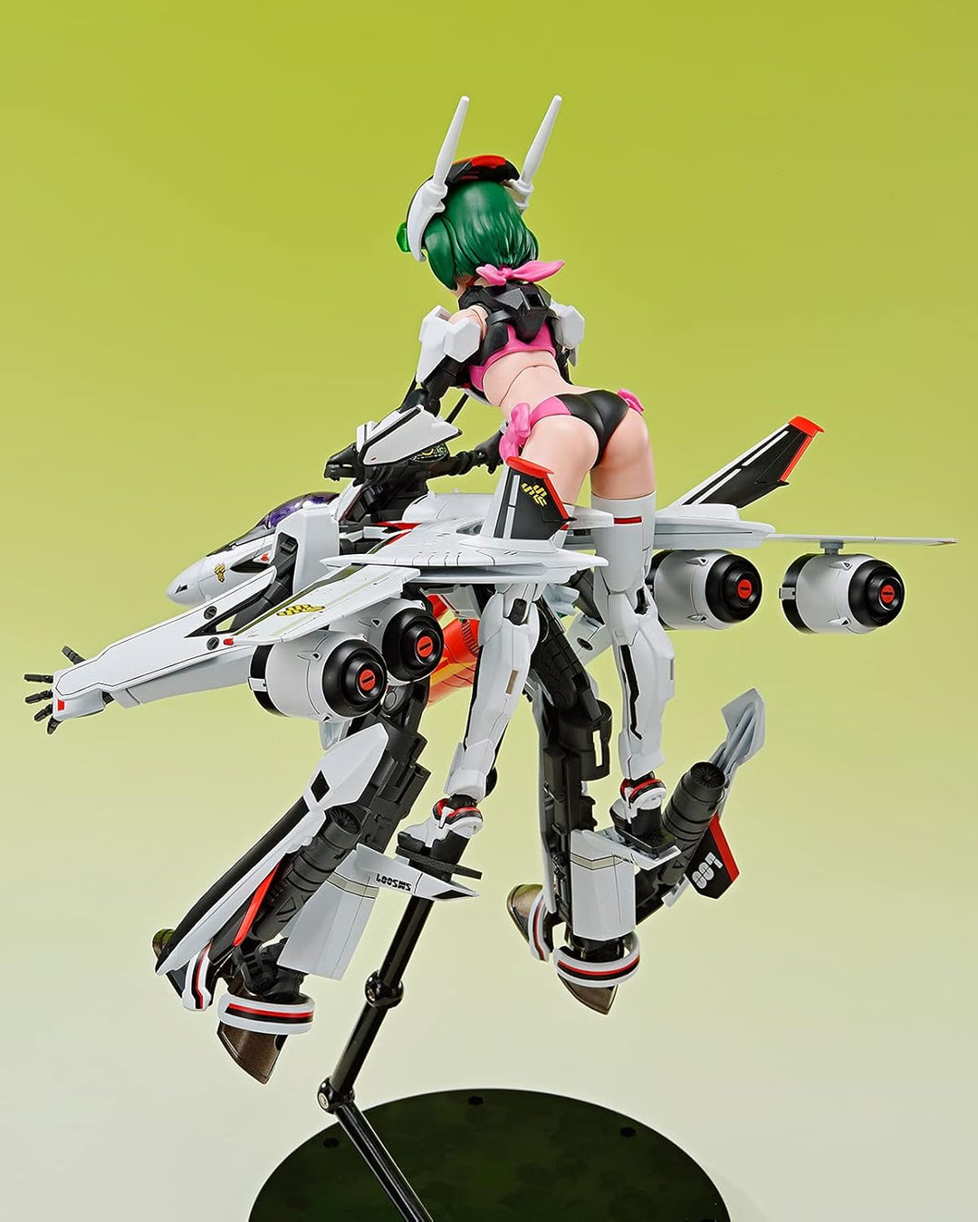 GOOD SMILE Aoshima - Macross F VF-25F Messiah Ranka Lee Plastic Model Kit - Anime Series Collectible for Ages 15+