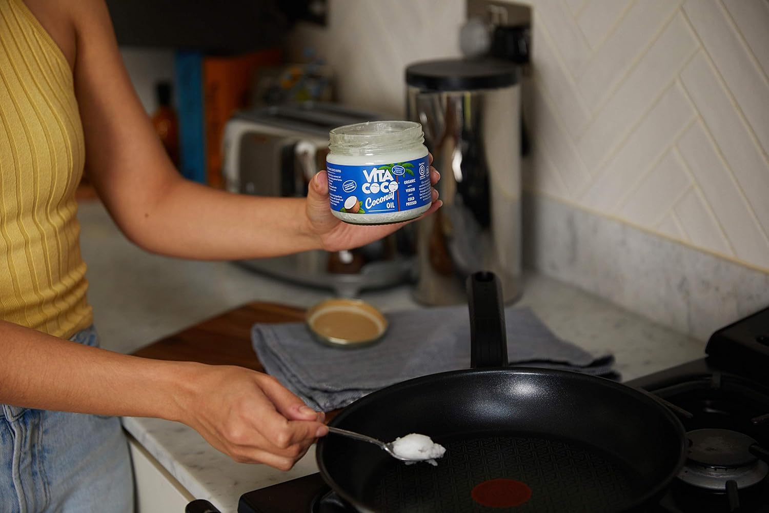 Vita Coco Organic Coconut Oil - Extra Virgin Cold Pressed (750 ml) 4