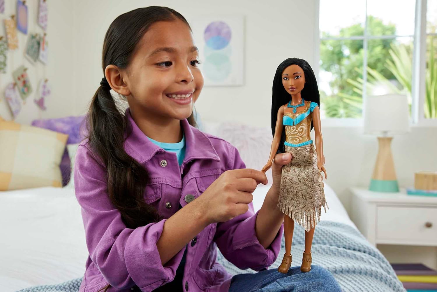 Disney Princess Pocahontas Posable Fashion Doll with Sparkling Outfit and Removable Accessories 4