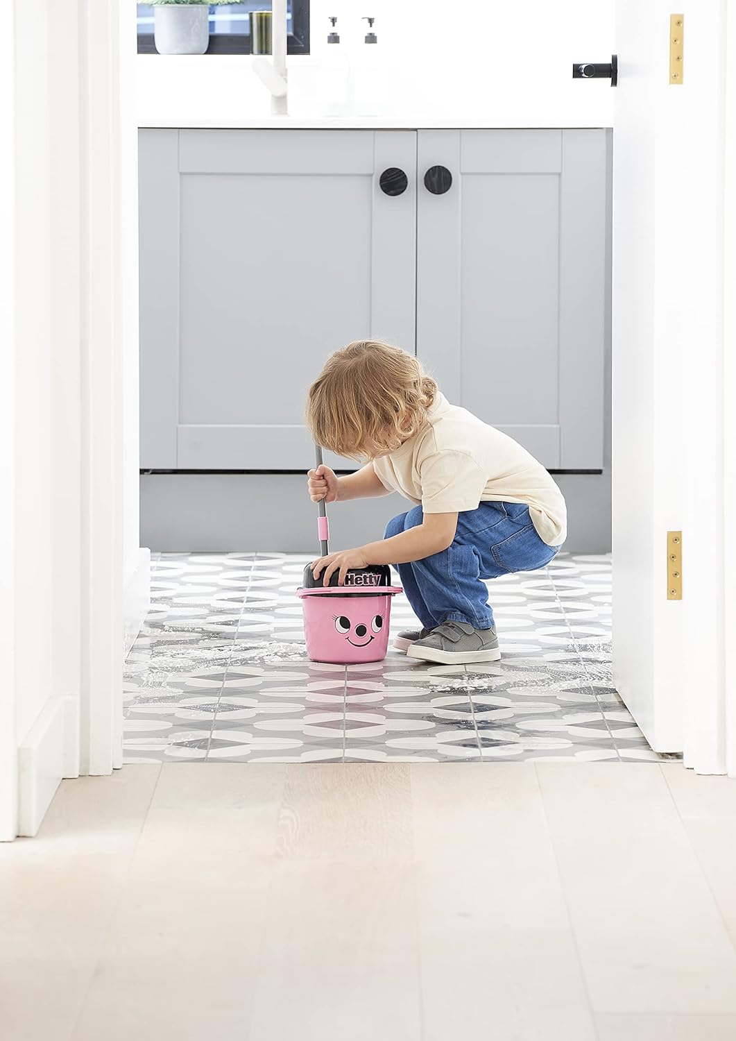 Casdon Hetty Mop & Bucket - Pretend Play Cleaning Set for Kids 3+ 5