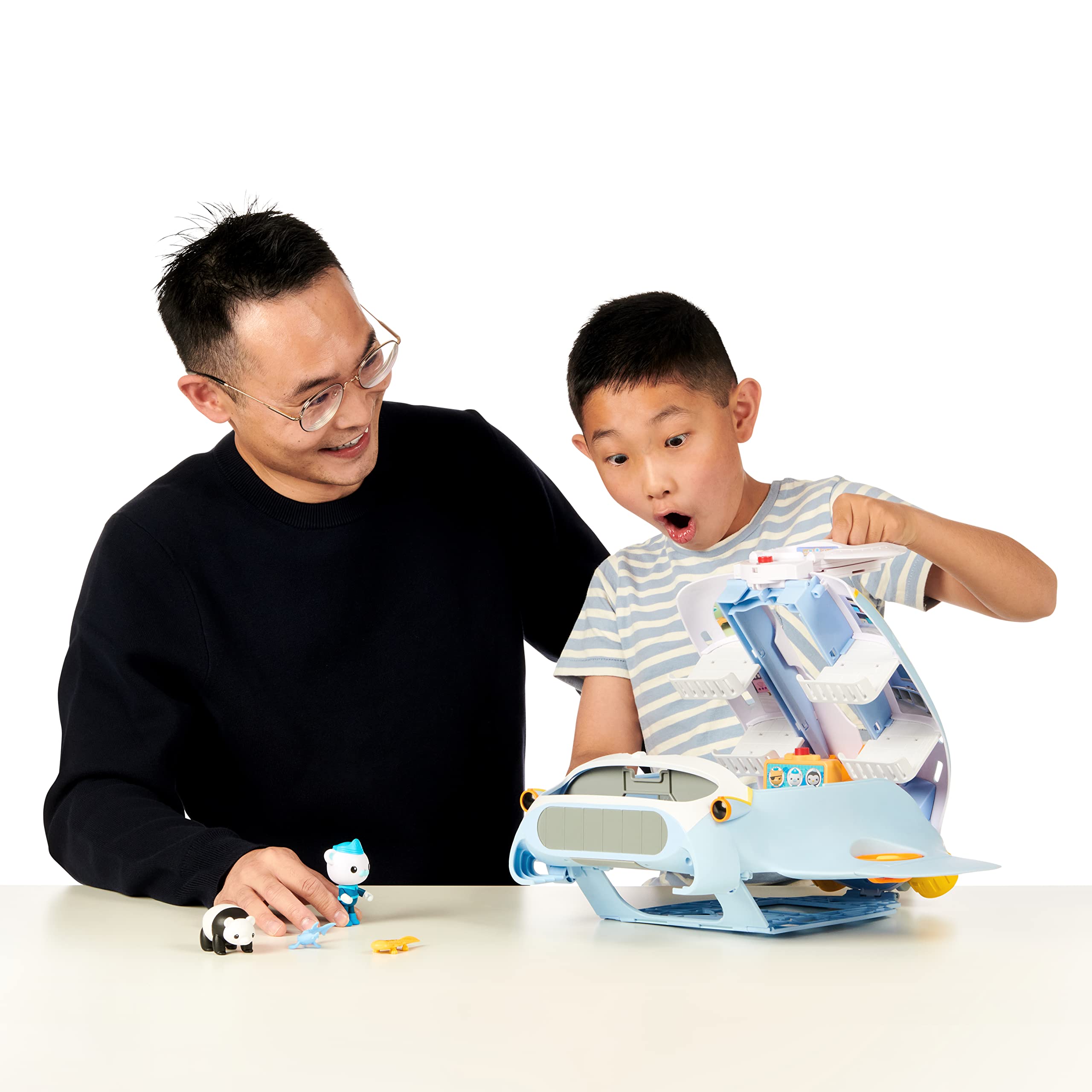 Octonauts Octoray Transforming Playset with Lights & Sounds - 7-Piece Set with Captain Barnacles Figure 12