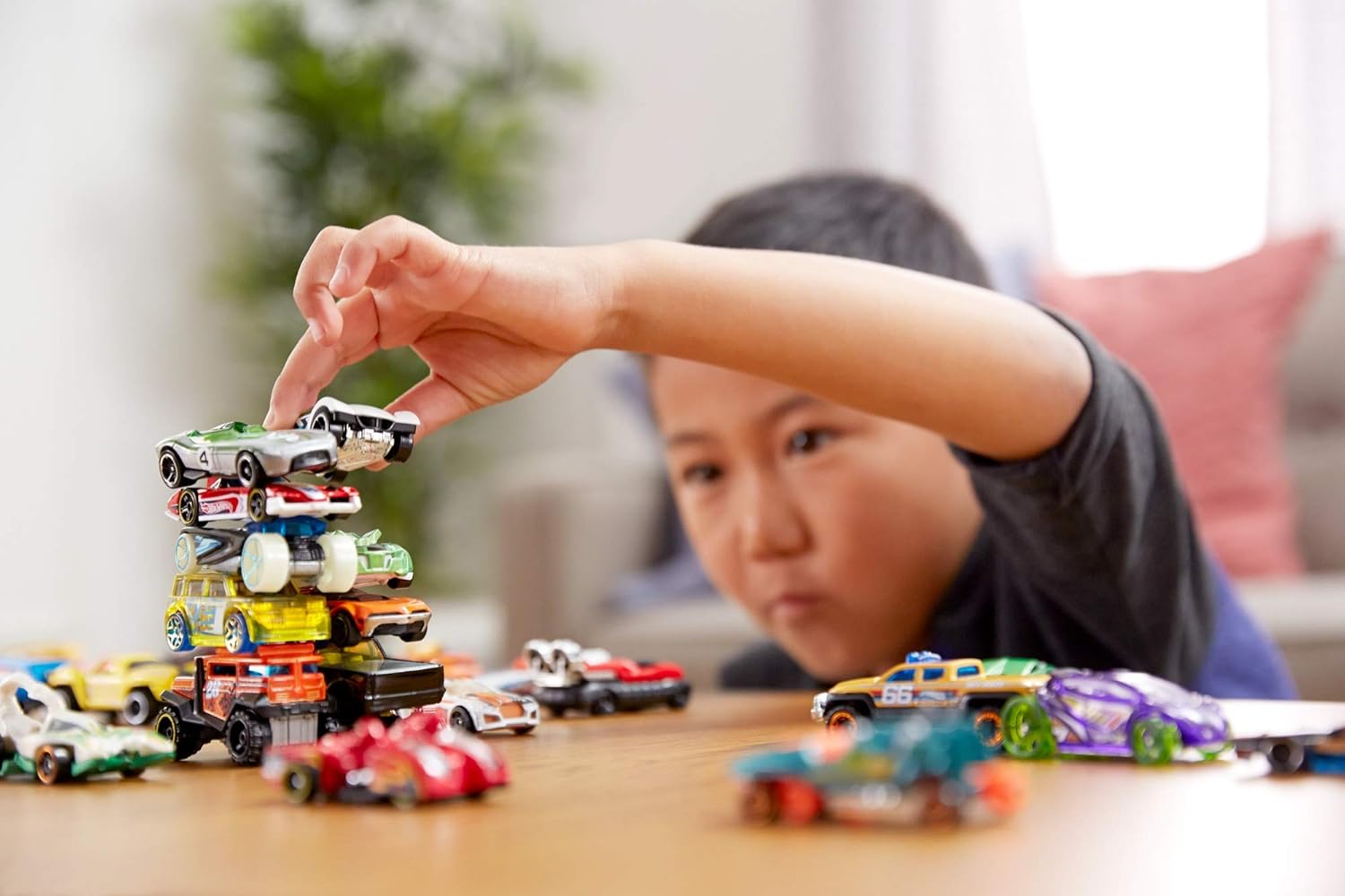 Hot Wheels 5-Pack Diecast Vehicles - 1:64 Scale Metal Cars for Kids 3+ 5