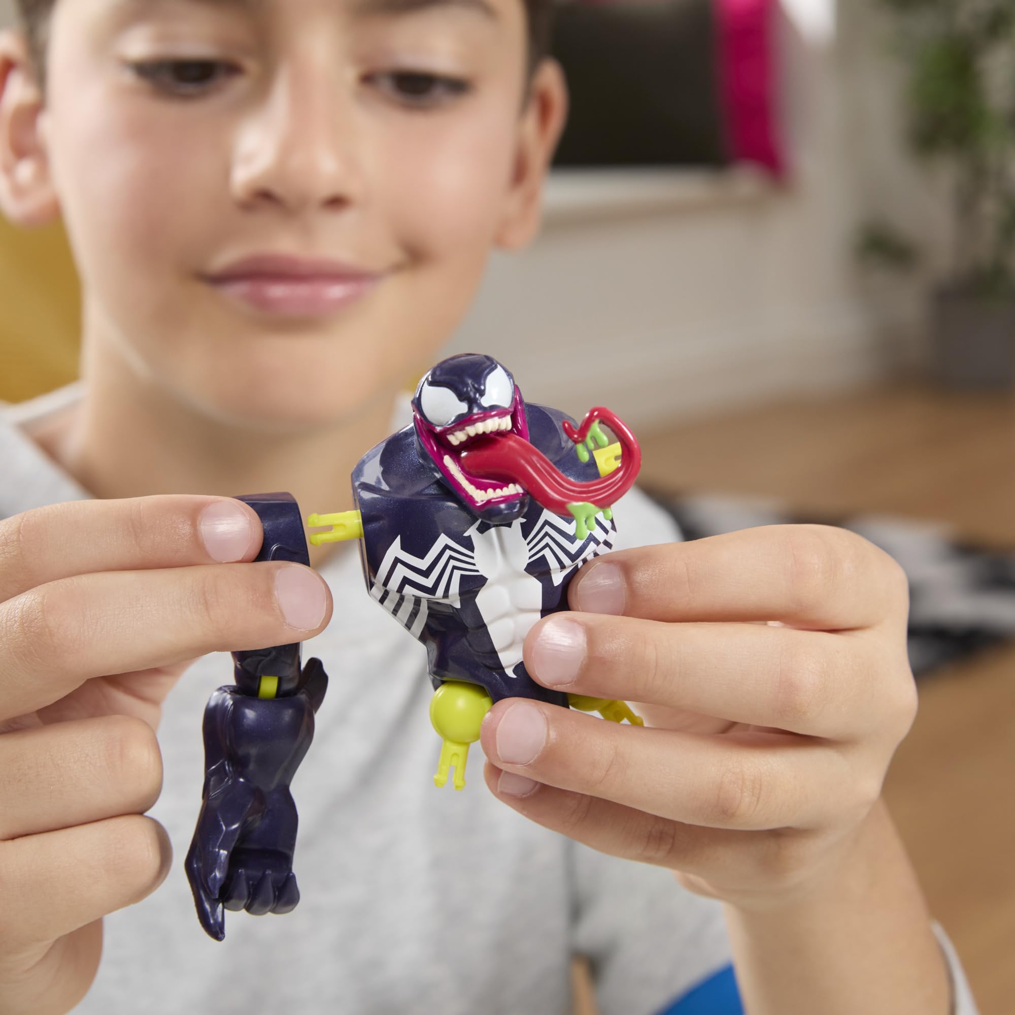 MixMashers Marvel Venom vs. Venomized Spider-Man Action Figure Set - Customizable Super Hero Toys for Kids 7