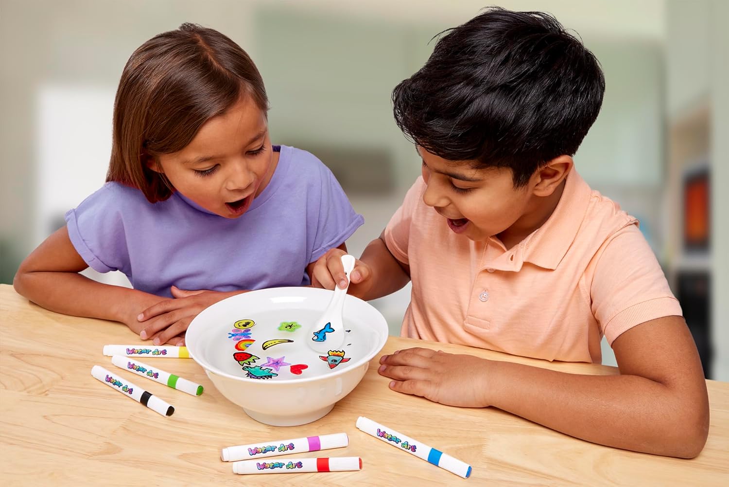 Water Art WA1001 - 6 Pack Magical Water Drawing Craft Kit for Kids 3