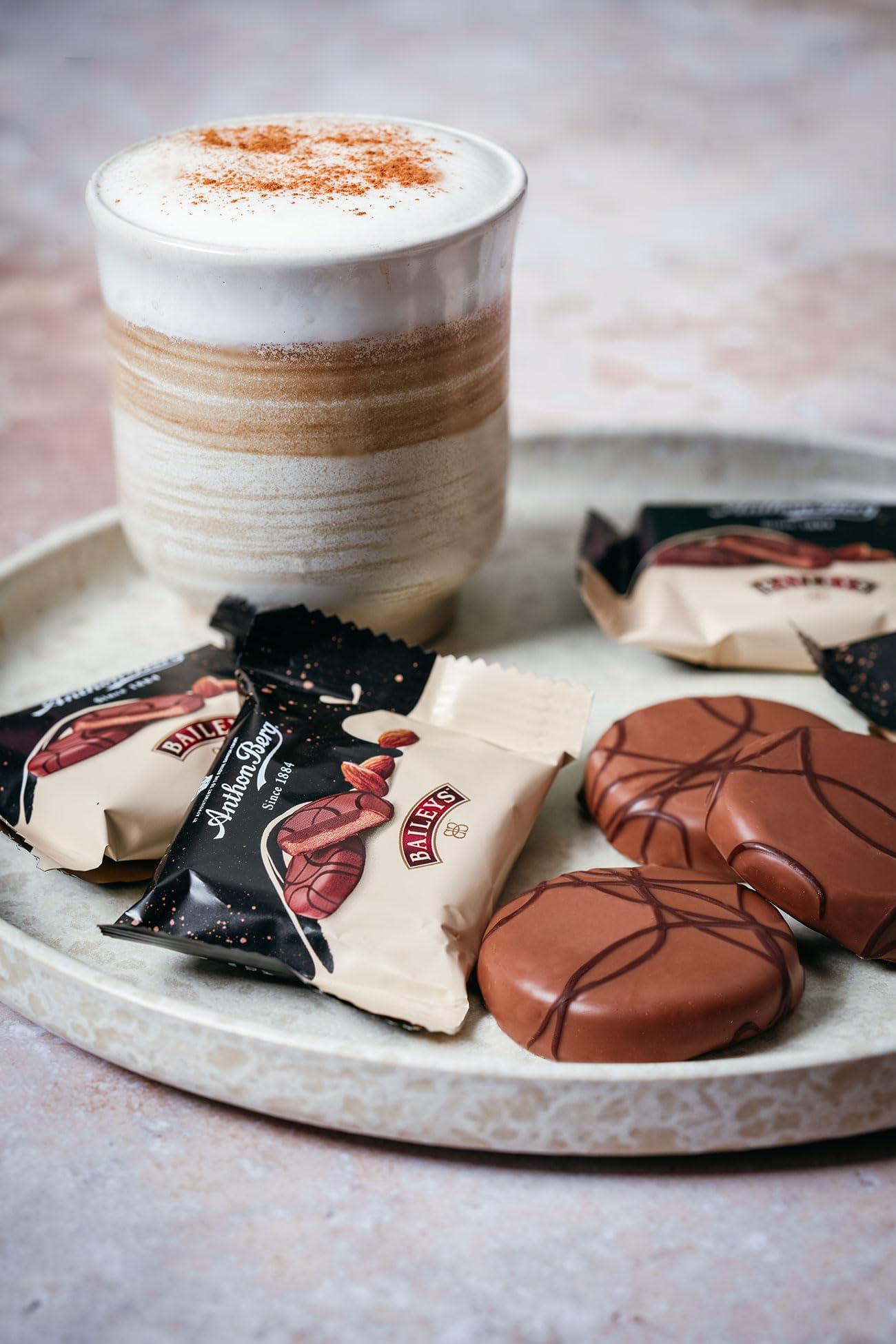 Anthon Berg Baileys Treats – Mit Milchschokolade überzogenes Marzipan mit Baileys-Geschmack, 175 g 5