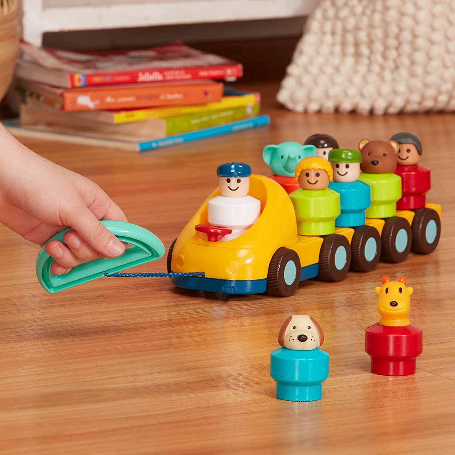 Battat Spinning Bus Toy - Toddler Pull-Along Vehicle with 9 Figures & Ramp | Ages 18 Months+