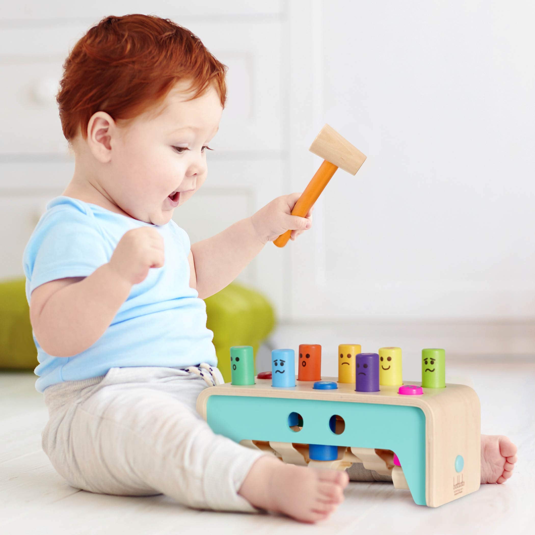 Battat Wooden Hammer Toy for Kids and Toddlers - Pounding Bench with 10 Pegs | Wood Construction | Ages 1+