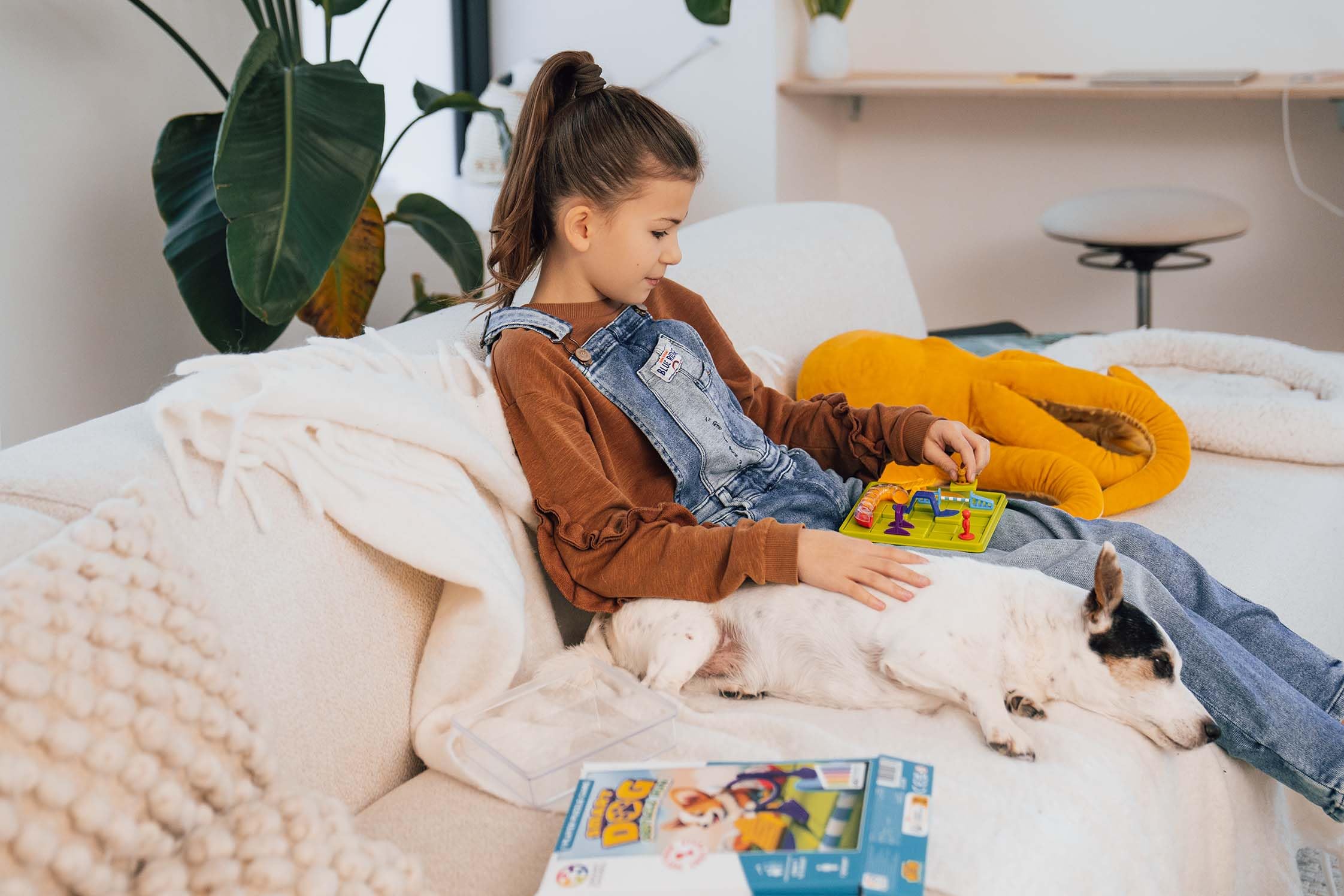 SmartGames Smart Dog Puzzle Game with 60 Challenges for Ages 7+ 10