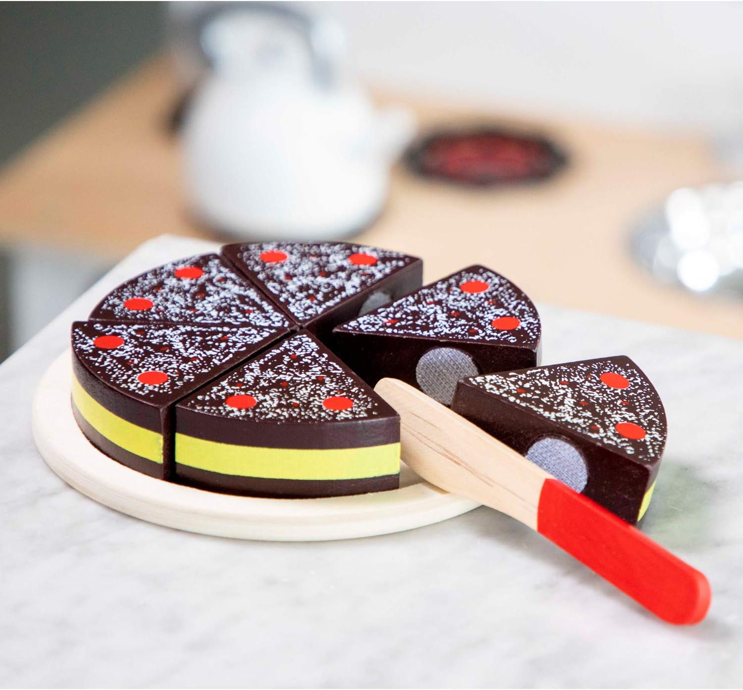 New Classic Toys 10584 Wooden Pretend Play Cutting Cake - Educational Role Play Toy for Toddlers 2+ 3