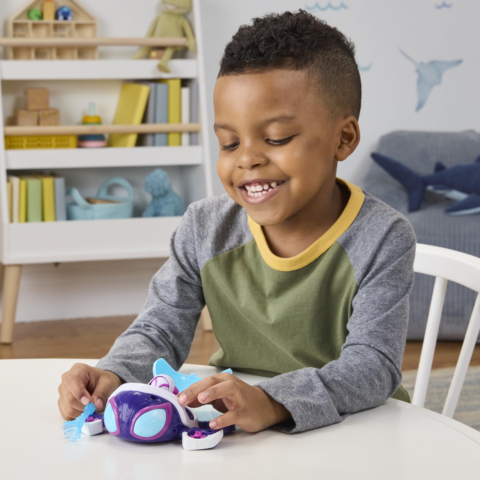 Spidey and His Amazing Friends Marvel Water-Webs Ghost Turtle Submarine Toy - Color-Change Eyes & Action Figure Playset 3