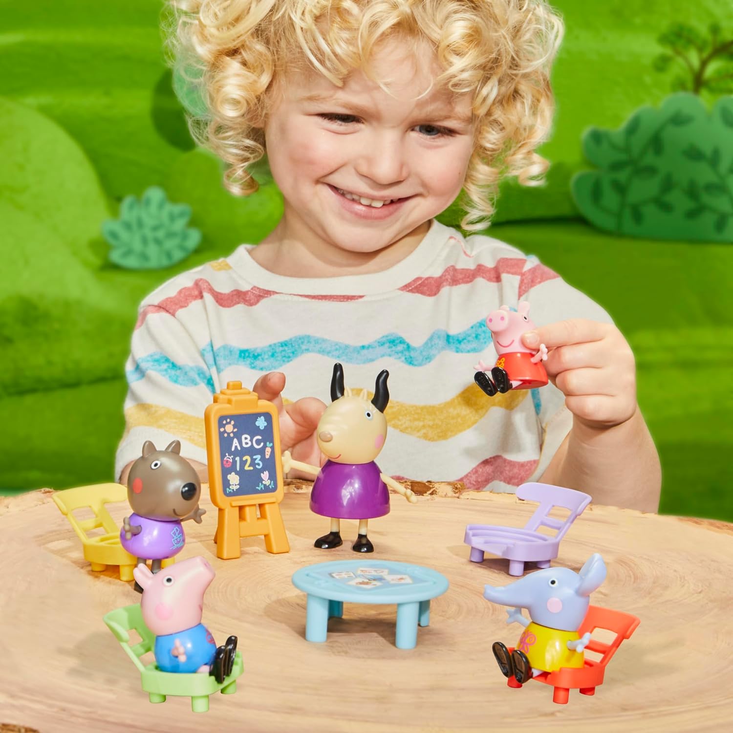 Peppa Pig Playgroup - 5 Figure Playset with Classroom Accessories for Ages 3+ 5