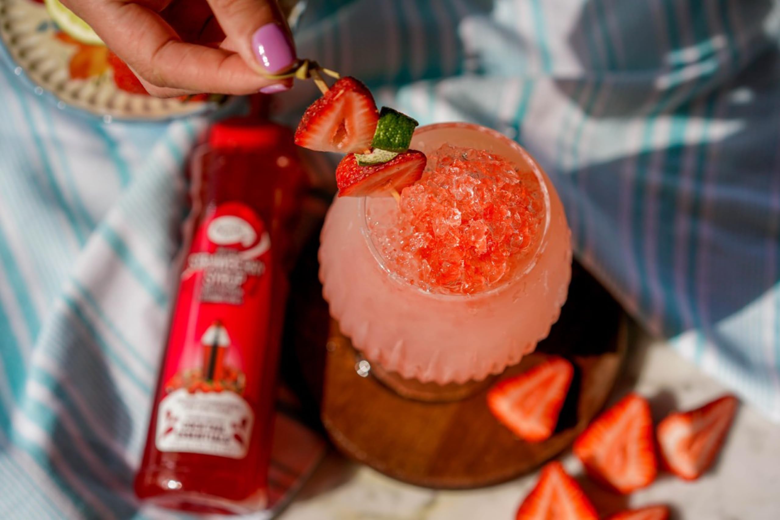 Master of Mixes Strawberry Syrup - Cocktail Essential | 375 ml | Vegan, Kosher 3