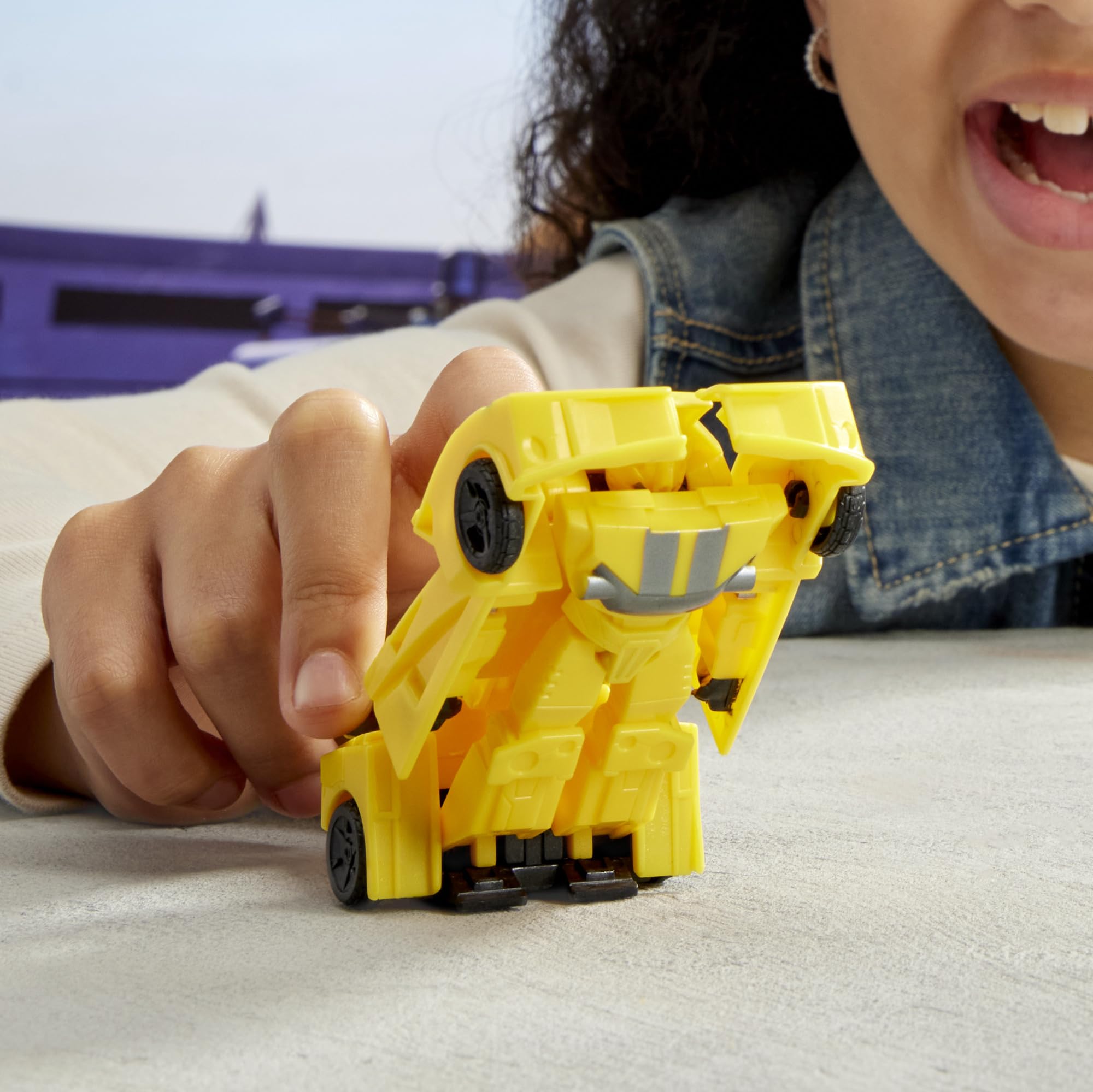Transformers EarthSpark Bumblebee 1-Step Smash Changers Action Figure | 10 cm 5