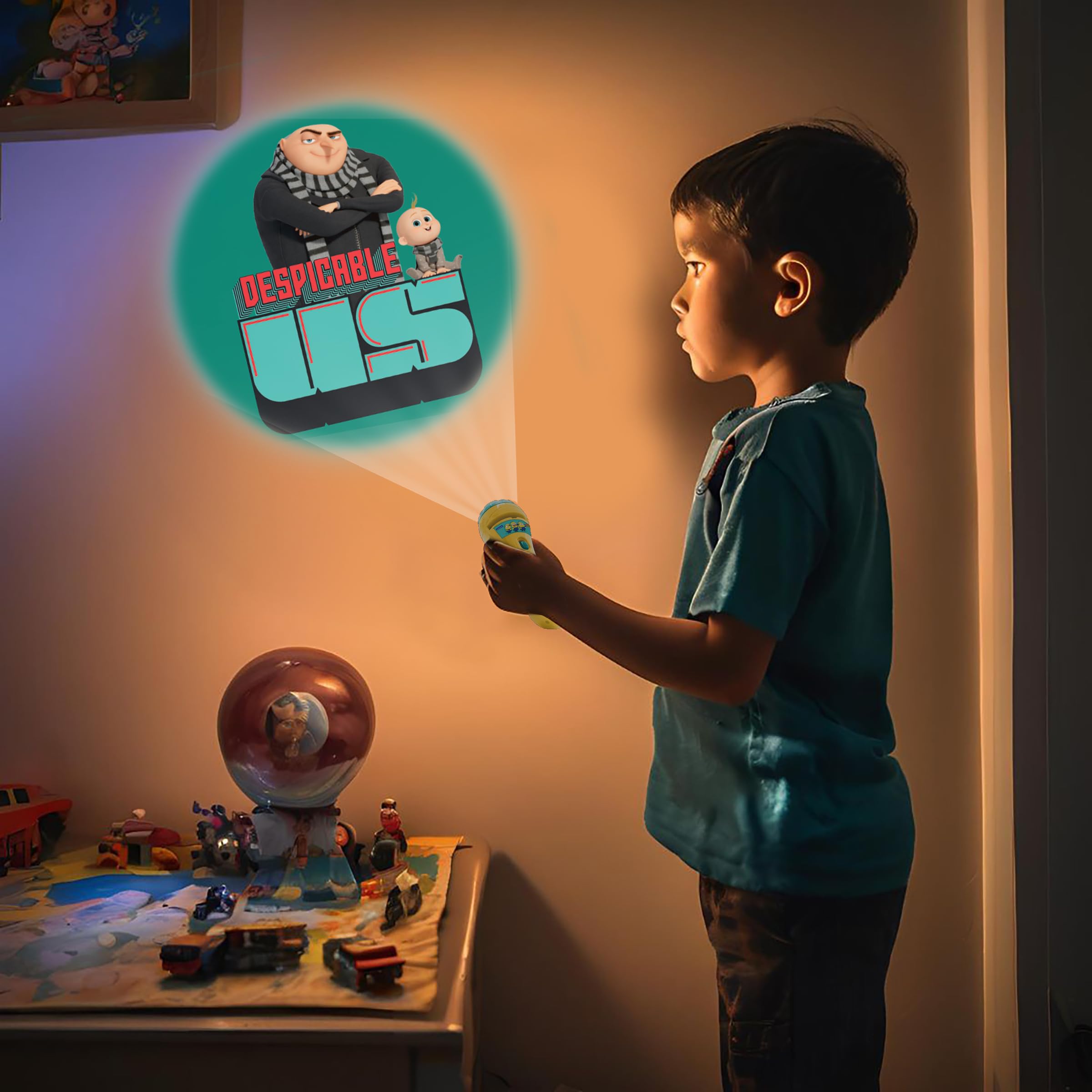 LEXIBOOK Despicable Me Minions Story Projector & Torch - 24 Images, 3 Discs, Ages 3+ 6