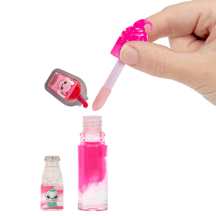 Yummiland Lipgloss Doll - Bianca Bubblegum - Scented DIY Lip Gloss Doll with Customizable Fashion & Accessories
