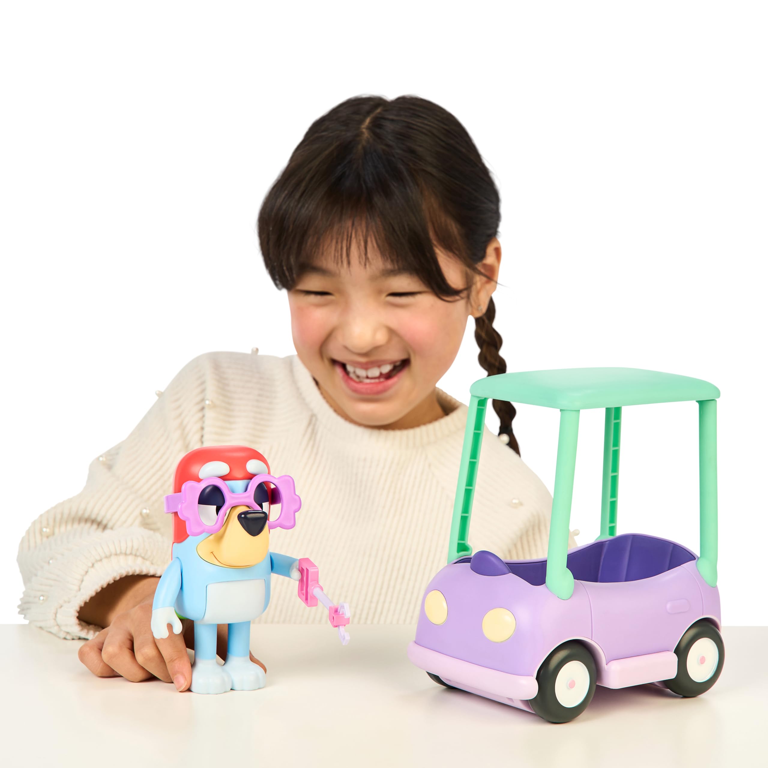 Bluey Chat Mates Grannies Car with Janet - Interactive Talking Figure & Vehicle Playset 4