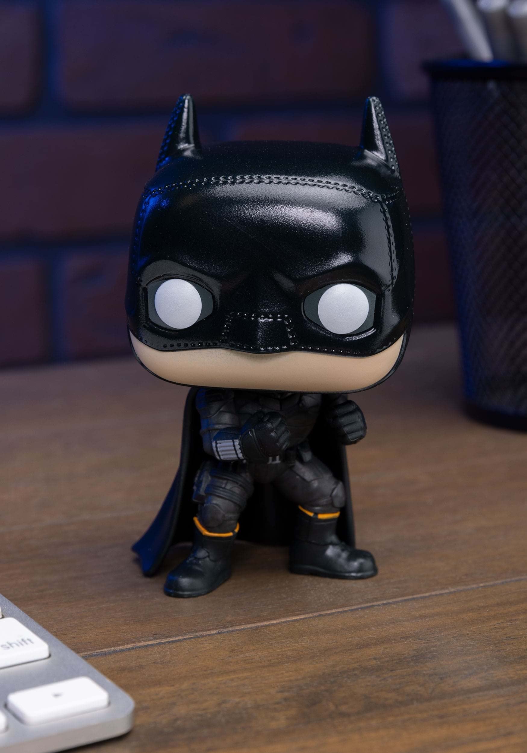 Funko Pop! Movies: The Batman - Batman Vinyl Figure (59276) 3