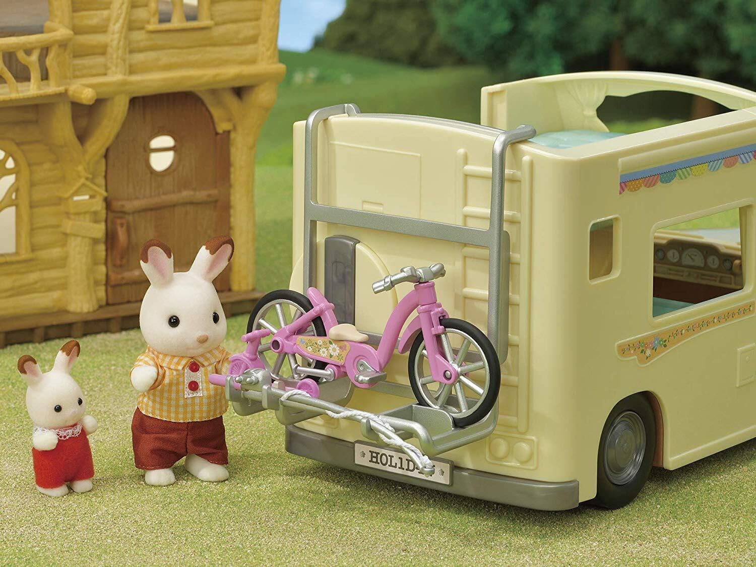 Sylvanian Families Family Campervan Playset - Seats 7 with Camping Accessories 4